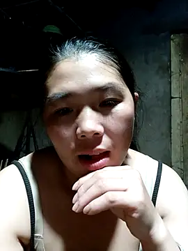 quynhkoolbae online show from 10/17/25, 01:03