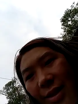 quynhkoolbae online show from 10/28/25, 11:29