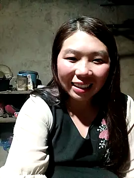 quynhkoolbae online show from 11/25/25, 12:49