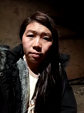 quynhkoolbae online show from 12/14/25, 10:36