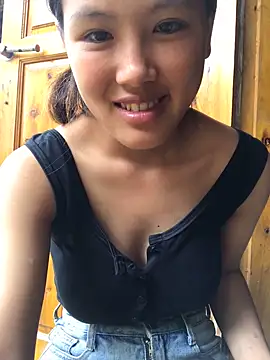Snapshot of May_nhi chatting on 09/12/25, 07:30 May nhi online show from 09/12/25, 07:30