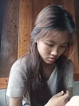 Snapshot of May_nhi chatting on 06/21/26, 03:31 May nhi online show from 06/21/26, 03:31
