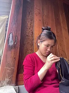 Snapshot of May_nhi chatting on 06/27/26, 03:33 May nhi online show from 06/27/26, 03:33