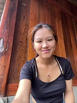 Snapshot of May_nhi chatting on 07/03/26, 01:34 May nhi online show from 07/03/26, 01:34