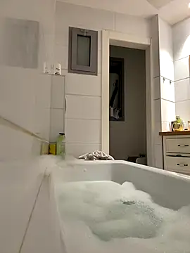 husbandandwifetobe online show from 10/18/25, 07:03