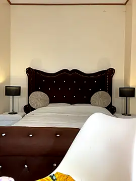 KeraEvangeline online show from 12/13/25, 08:04