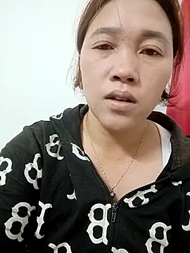 miumiu 00 online show from 11/15/25, 10:26