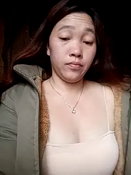 miumiu 00 online show from 12/02/25, 12:16