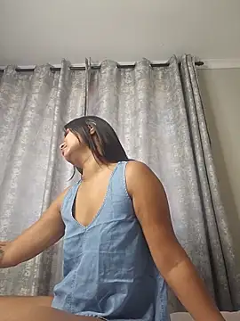 Indian GlowingMiax online show from 02/07/26, 07:23