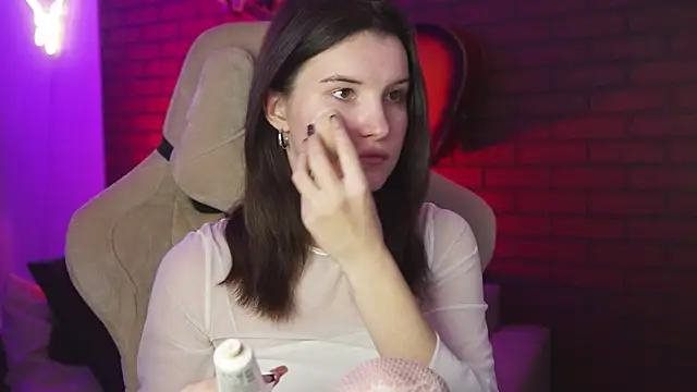 AgataWillis online show from 10/15/25, 09:53