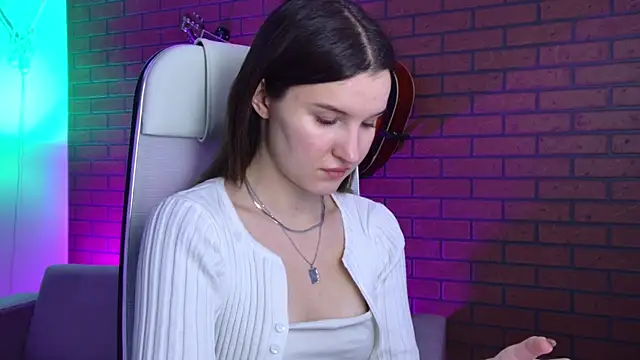 AgataWillis online show from 12/19/25, 07:37