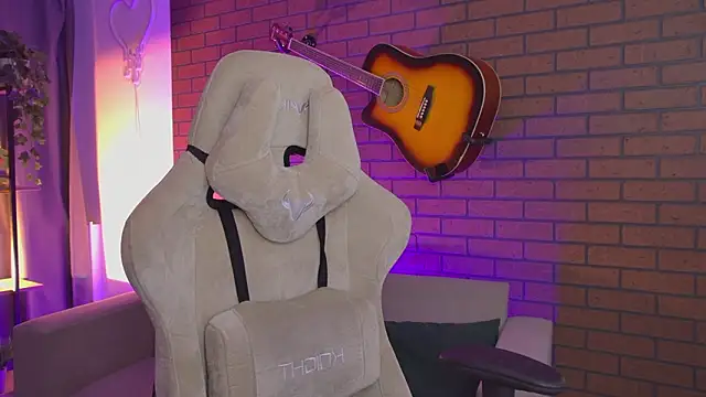 AgataWillis online show from 02/07/26, 05:55