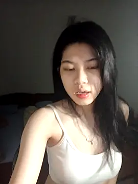 Snapshot of Katanh chatting on 04/25/26, 07:33 Katanh online show from 04/25/26, 07:33