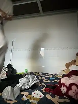 linh21107 online show from 11/24/25, 08:47