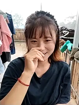 Snapshot of linda_bae00 chatting on 09/22/25, 01:29 linda bae00 online show from 09/22/25, 01:29