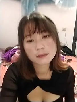 Snapshot of linda_bae00 chatting on 10/01/25, 01:22 linda bae00 online show from 10/01/25, 01:22