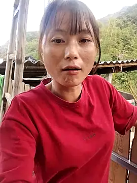 Snapshot of linda_bae00 chatting on 10/08/25, 09:07 linda bae00 online show from 10/08/25, 09:07