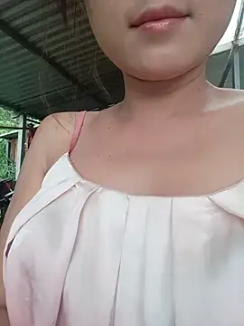 Snapshot of linda_bae00 chatting on 06/27/26, 11:21 linda bae00 online show from 06/27/26, 11:21