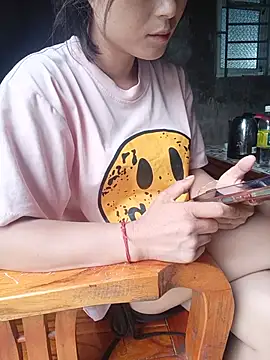 Snapshot of linda_bae00 chatting on 07/02/26, 12:54 linda bae00 online show from 07/02/26, 12:54