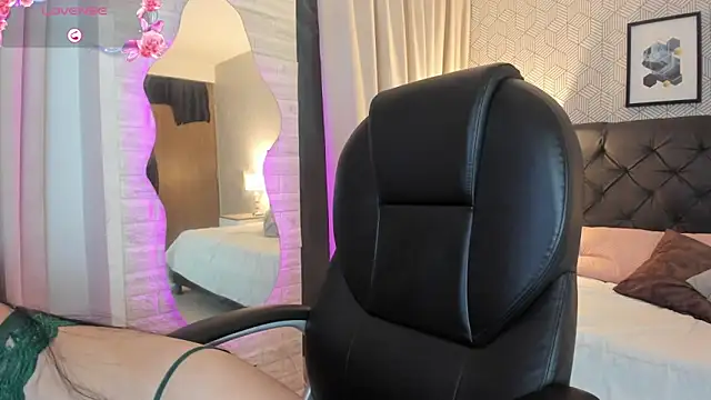 Snapshot of celeste__clark chatting on 10/02/25, 12:12 celeste clark online show from 10/02/25, 12:12