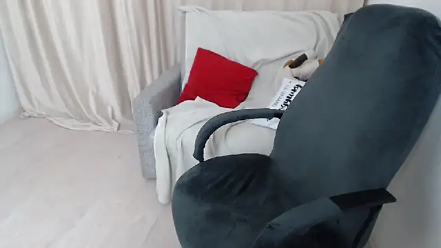 Snapshot of AdelinaLawson chatting on 03/19/25, 06:34 AdelinaLawson online show from 03/19/25, 06:34