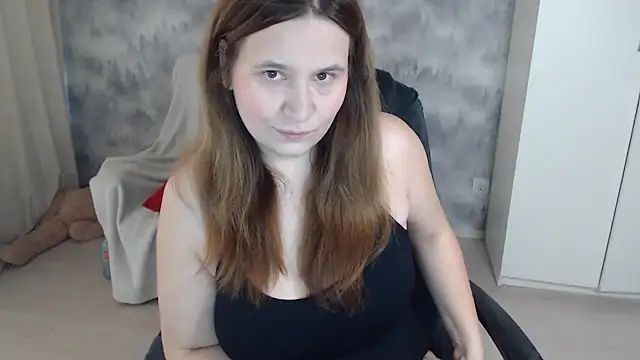 Snapshot of AdelinaLawson chatting on 09/28/25, 10:09 AdelinaLawson online show from 09/28/25, 10:09