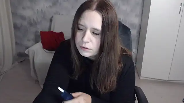 AdelinaLawson online show from 12/02/25, 07:20