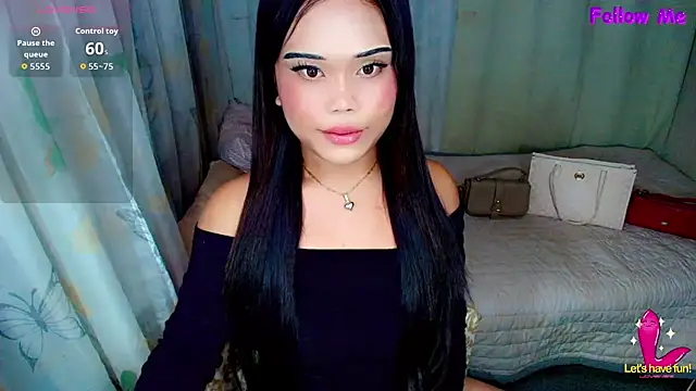 Snapshot of Cassandra_Luxx chatting on 06/19/26, 07:28 Cassandra Luxx online show from 06/19/26, 07:28