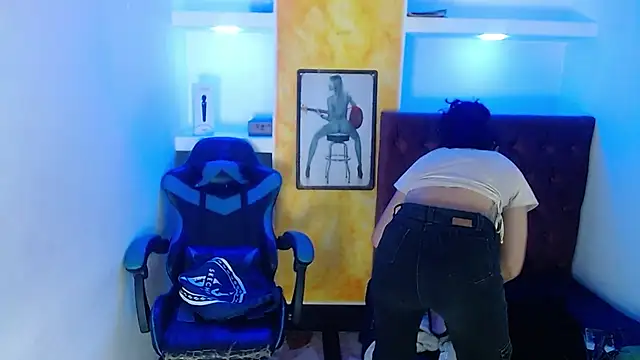 alison moon7 online show from 09/18/25, 01:35