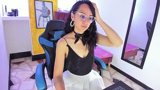 alison moon7 online show from 10/10/25, 12:37