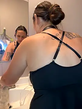 lillylooney online show from 09/24/25, 05:33