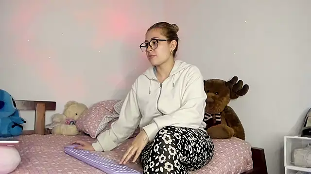 min-ji online show from 04/24/26, 08:44