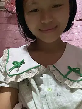 Snapshot of milo_bae chatting on 05/15/26, 10:39 milo bae online show from 05/15/26, 10:39