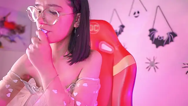 Lana Dreams  online show from 10/09/25, 11:36