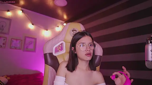 Lana Dreams  online show from 11/05/25, 12:43