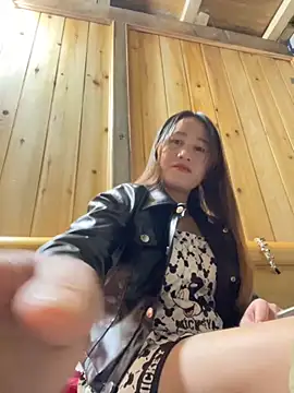 phungtiti online show from 11/13/25, 02:10