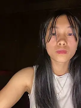 EmLy02 online show from 10/01/25, 04:02