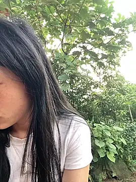 EmLy02 online show from 10/18/25, 11:49