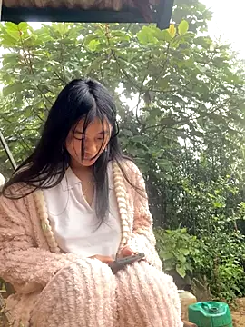 EmLy02 online show from 11/09/25, 12:09