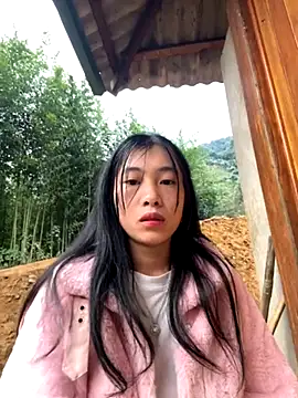 EmLy02 online show from 11/16/25, 11:43