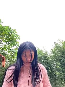 EmLy02 online show from 11/21/25, 01:37