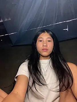 EmLy02 online show from 12/15/25, 01:21