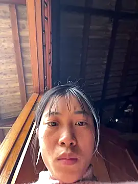 EmLy02 online show from 12/17/25, 05:02