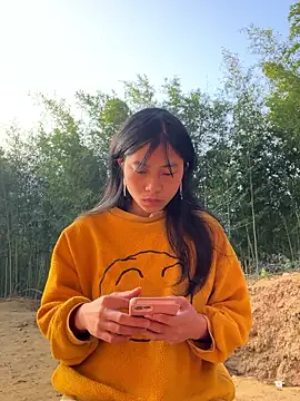 EmLy02 online show from 01/18/26, 12:36