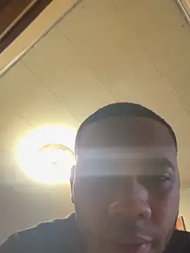 Snapshot of Kingstrokezxx chatting on 11/26/25, 08:54 Kingstrokezxx online show from 11/26/25, 08:54