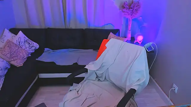 Mia meowXkiss online show from 10/02/25, 03:52