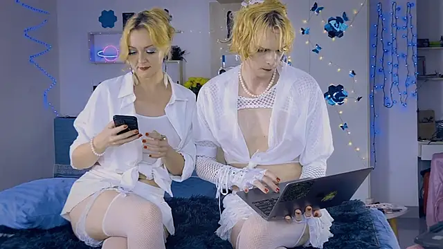 Snapshot of LolaSpaisTS chatting on 11/23/25, 07:52 LolaSpaisTS online show from 11/23/25, 07:52