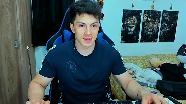 Snapshot of javiersexymann chatting on 01/11/25, 02:20 javiersexymann online show from 01/11/25, 02:20