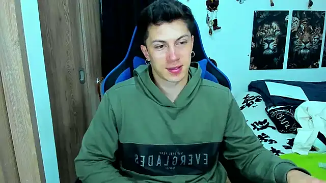 Snapshot of javiersexymann chatting on 02/18/25, 11:41 javiersexymann online show from 02/18/25, 11:41