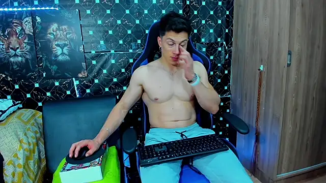 Snapshot of javiersexymann chatting on 09/28/25, 04:07 javiersexymann online show from 09/28/25, 04:07